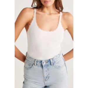 Kadın Beyaz Normal Kalıp Dantel Detalı Ince Askılı Oyuk Yaka Atlet