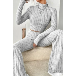 Kadın Gri Çizgili Boğazlı Crop Top ve Yüksek Bel Pantolon Takım