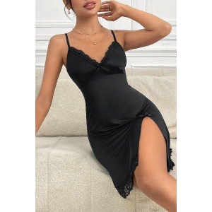 Kadın Siyah Dantelli Fiyonklu ve Yırtmaçlı Şık Gecelik