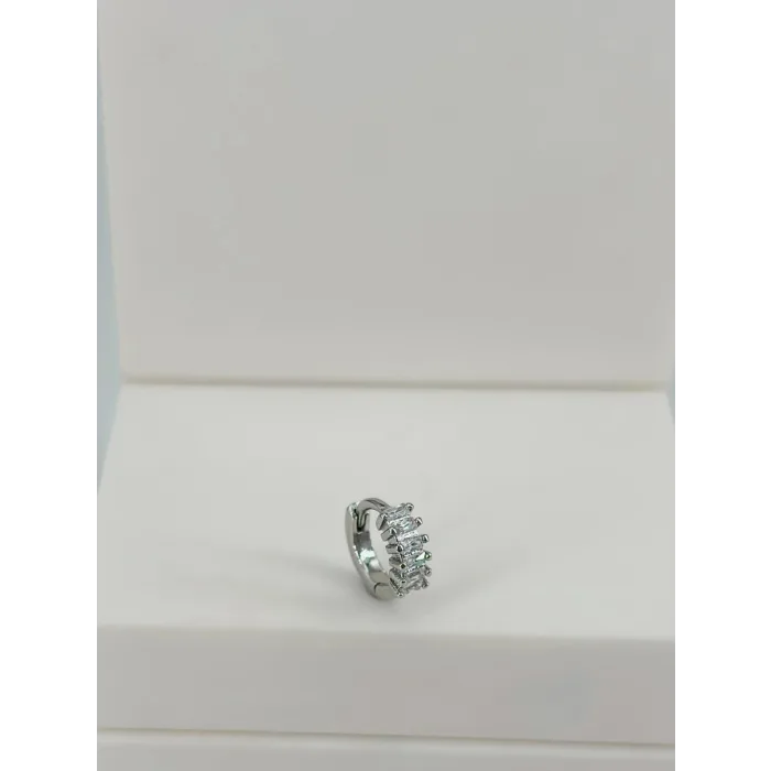 Rodyum Zirkon Taşlı Uç Kısmı : Pirinç Kıkırdak Bar Uzunluğu : 6 Mm / Bar Kalınlığı 0.8 Mm / Top Boyu 3 Mm / Çap 6 Mm - Pt0083
