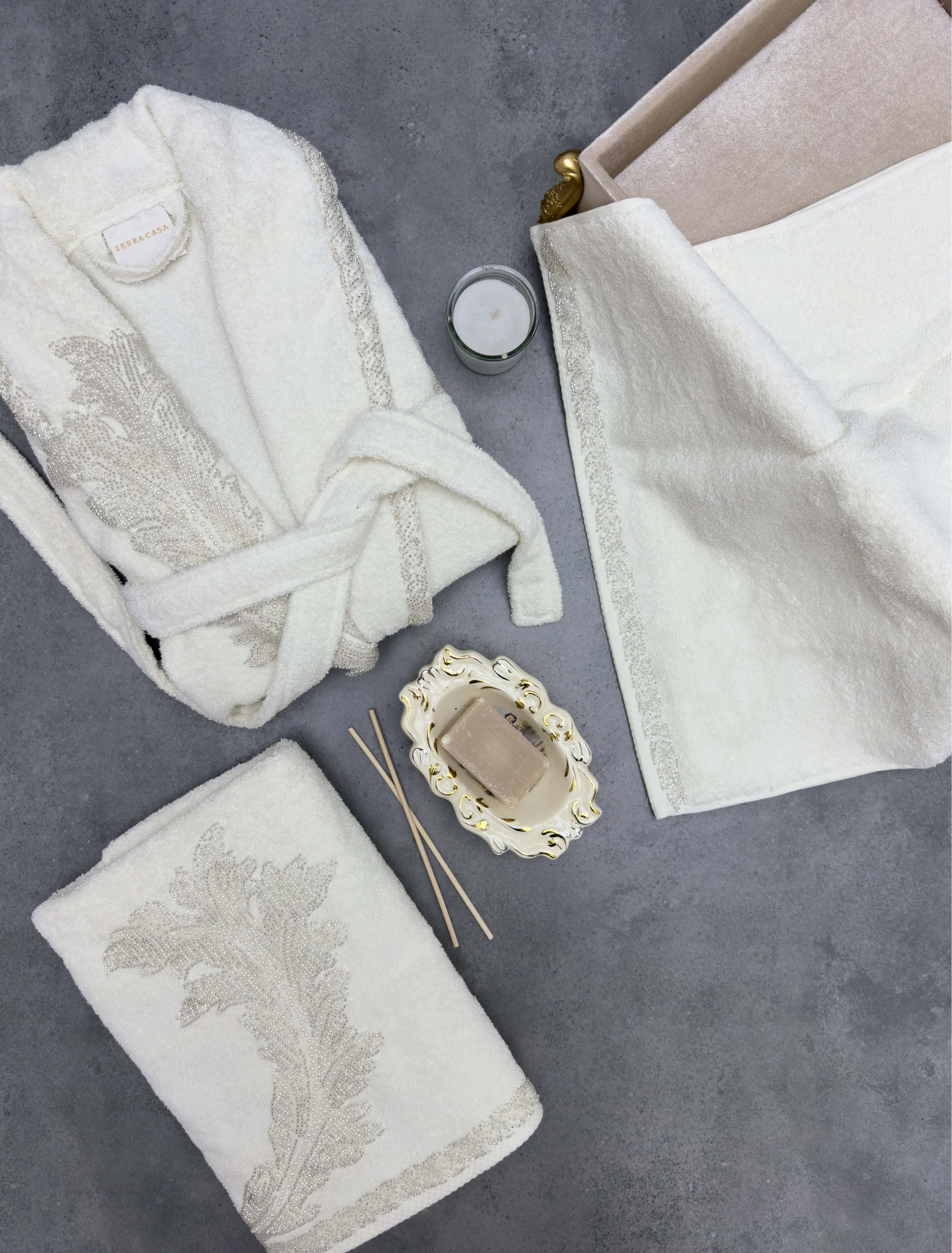 Zebra Casa Gisele 6 Parça %100 Pamuk Aile Bornoz Seti-Krem/Krem