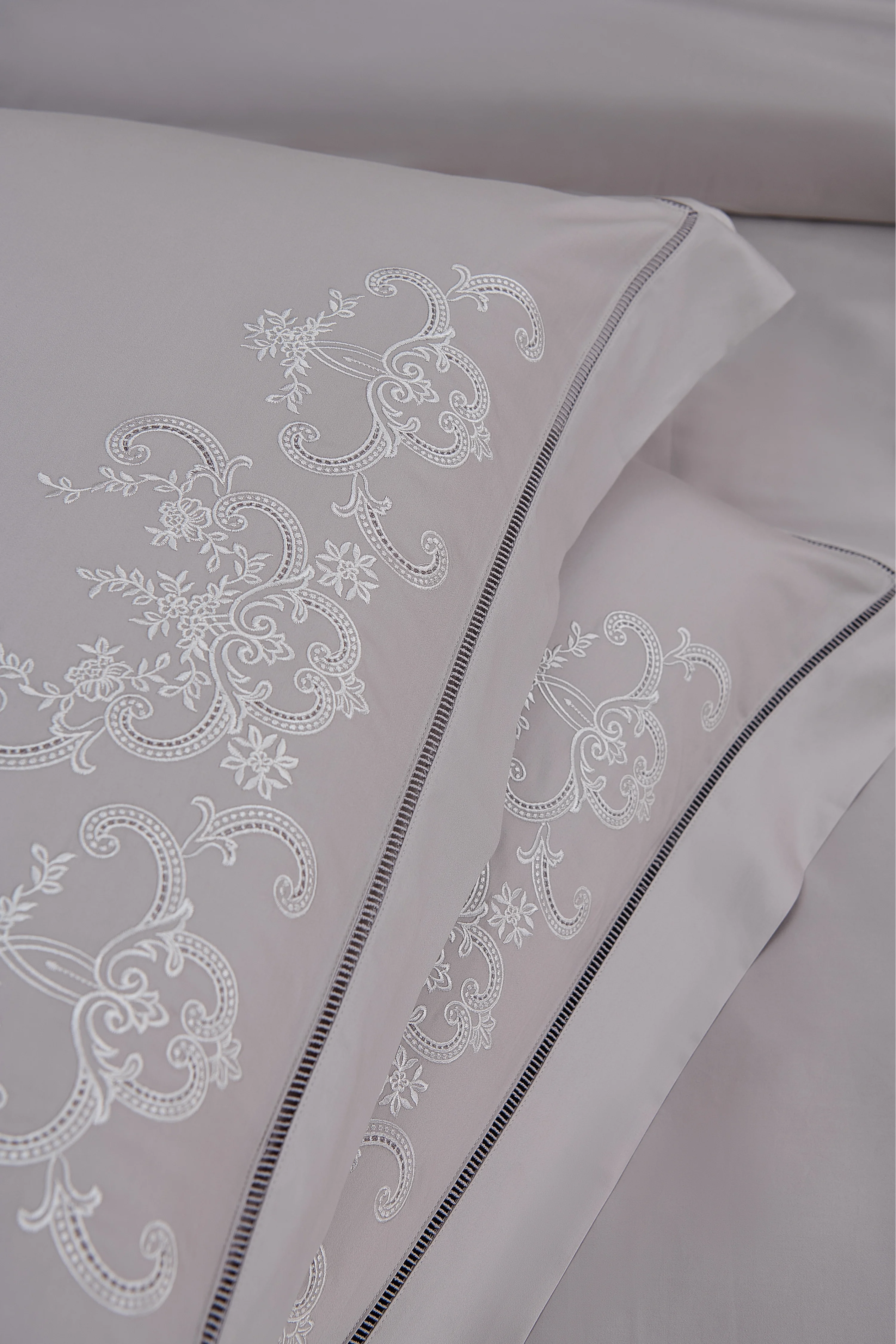 Zebra Casa Melvin 7 Parça Çift Kişilik Luxury Dantelli Nevresim Takımı-Gri 400Tc