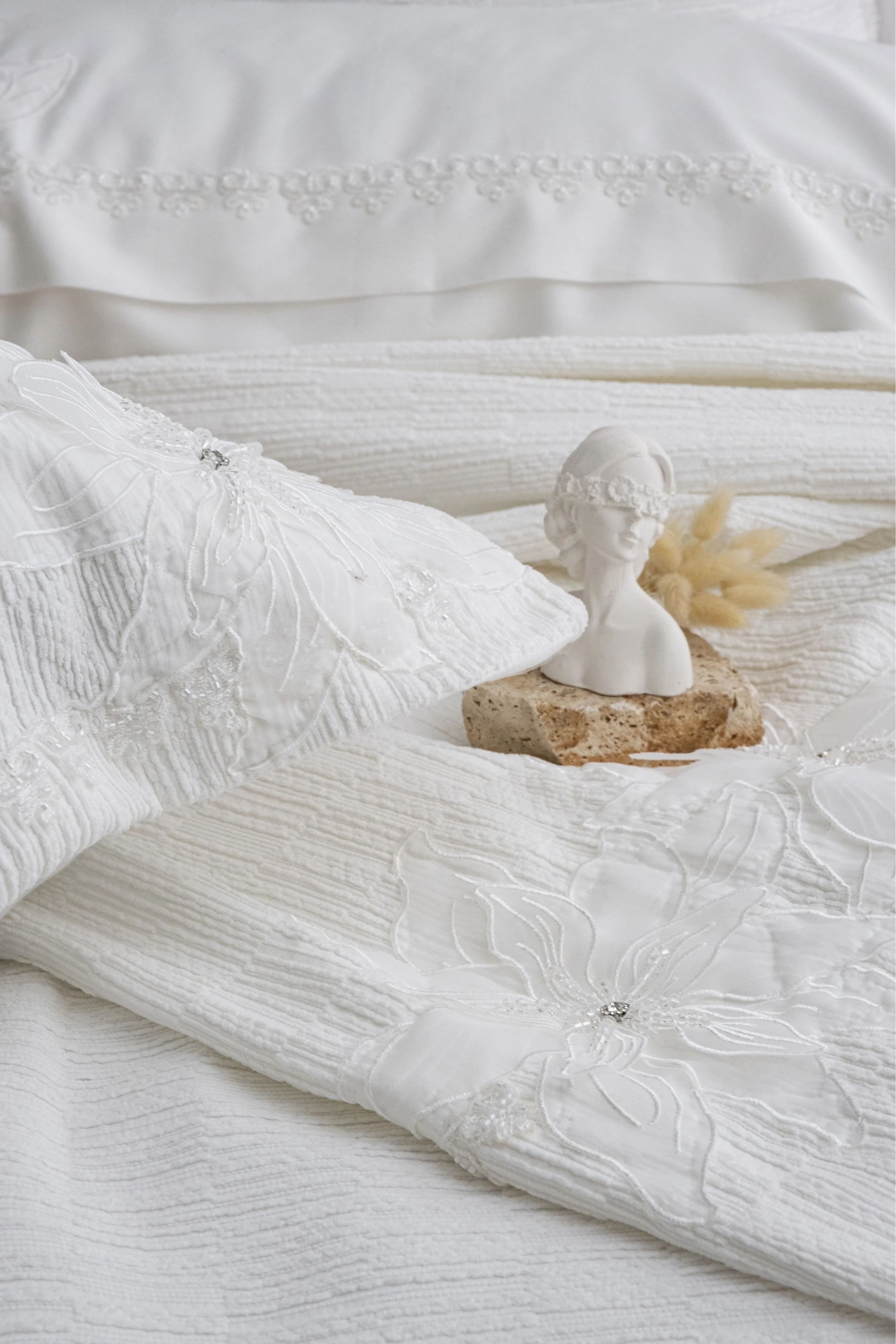 Zebra Casa Rosalinda 7 Parça Nevresimli Pike Takımı-Krem