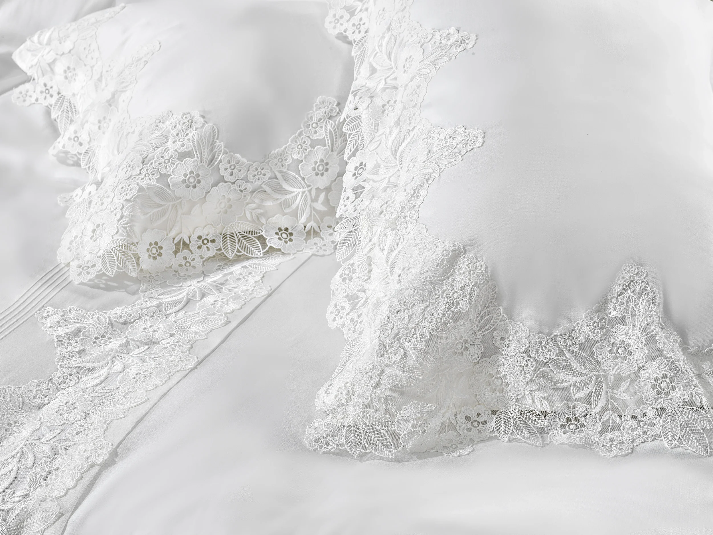 Zebra Casa Rosarıa 6 Parça Çift Kişilik Dantelli Nevresim Takımı-Krem