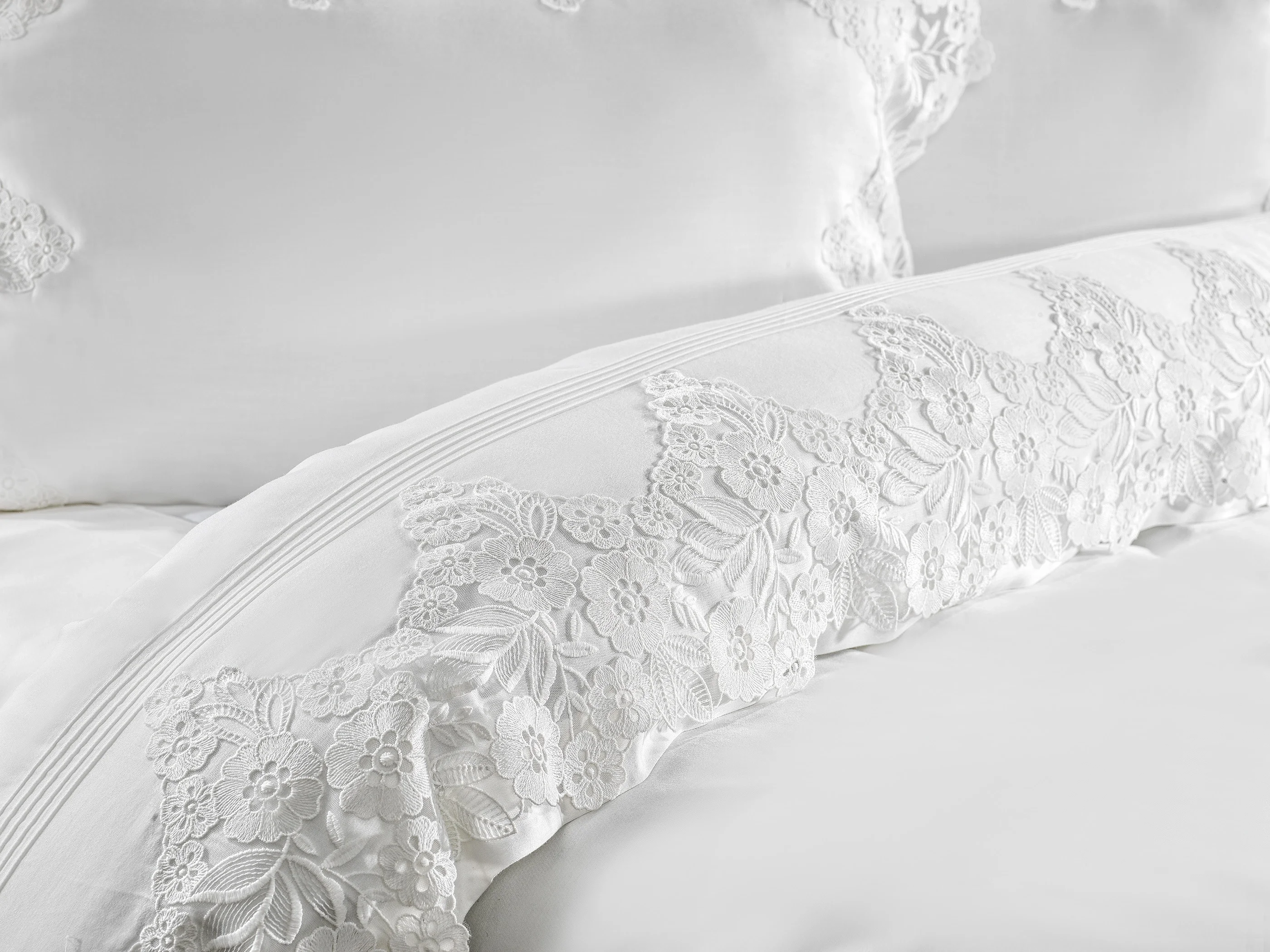 Zebra Casa Rosarıa 6 Parça Çift Kişilik Dantelli Nevresim Takımı-Krem