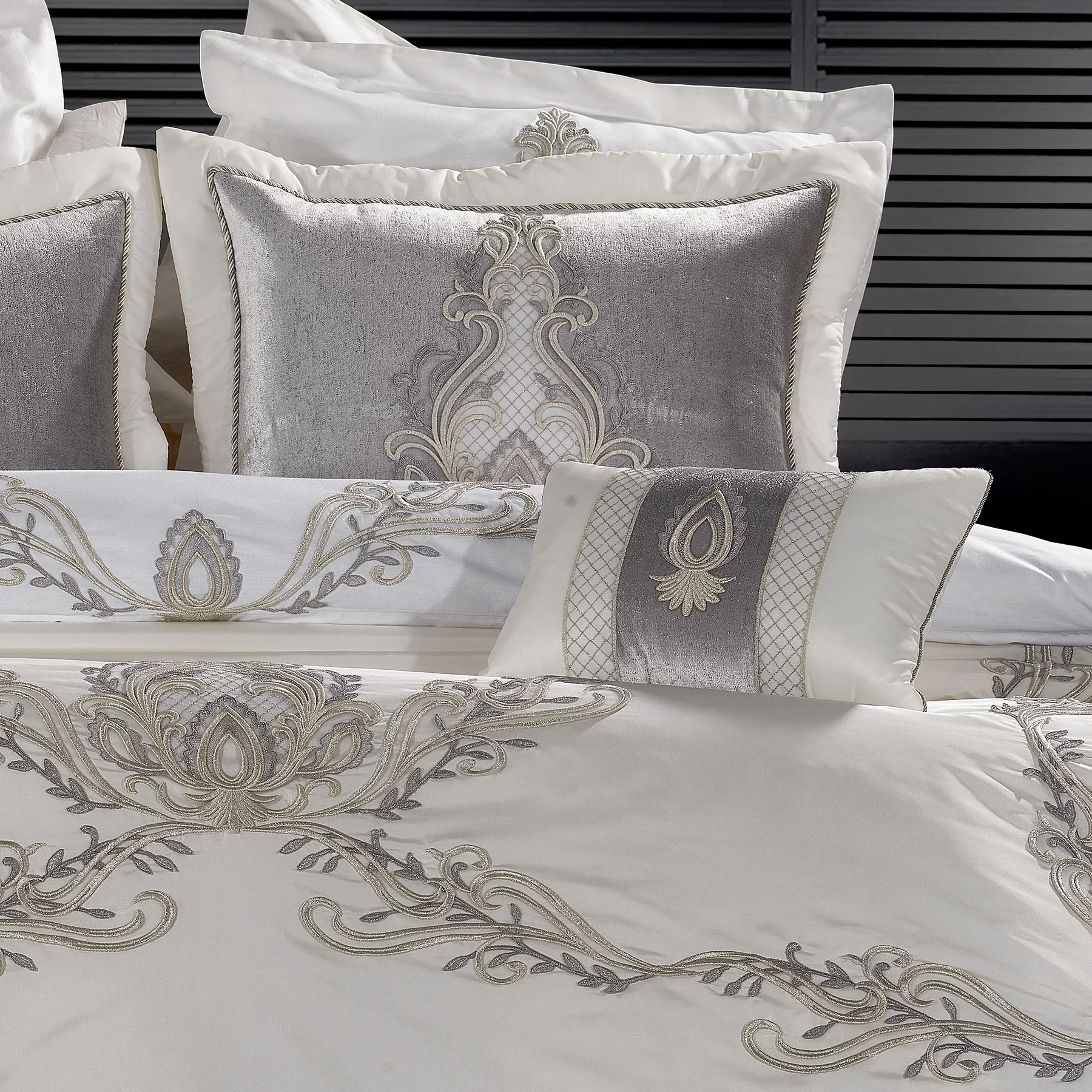 Zebra Casa Tiara 4 Parça Yatak Örtüsü-Krem/Gri