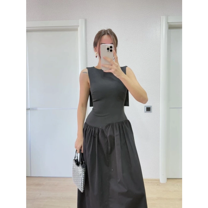 Arkası Kanatlı Uzun Elbise- Siyah