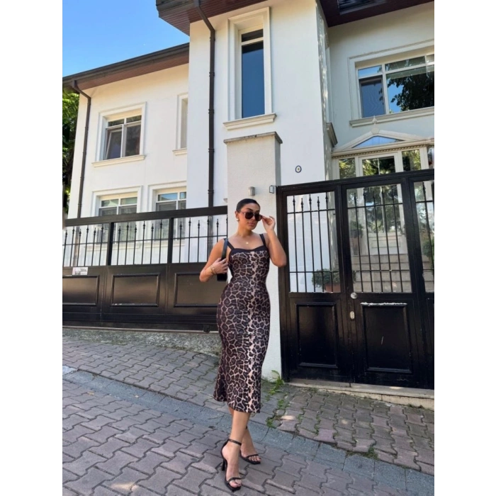 Kadın Dalgıç Kumaş Dijital Leopar Baskılı Midi Boy Elbise