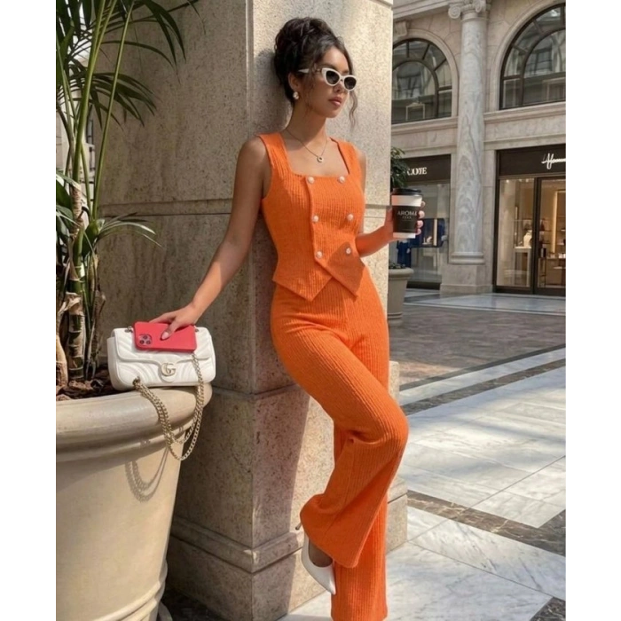 Kadın Düğmeli Bürümcük Kumaş Takım