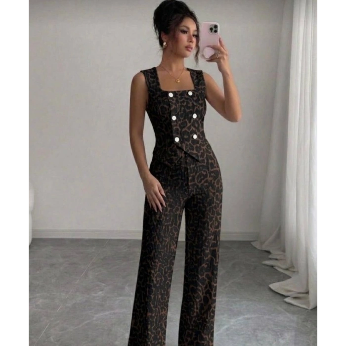 Kadın Düğmeli Bürümcük Kumaş Takım