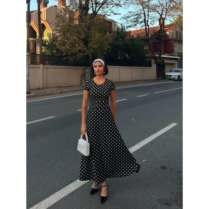 Kadın Kısa Kollu Bisiklet Yaka Puantiyeli Maksi örme Krep Elbise