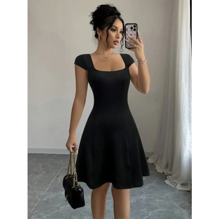 Kadın Kısa Kollu Geometrik Yakalı Janjan Krep Elbise