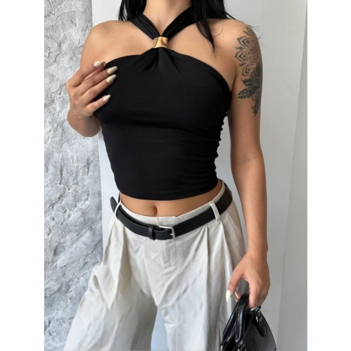 Kadın Toka Detay Halter Yaka Sandy Bluz