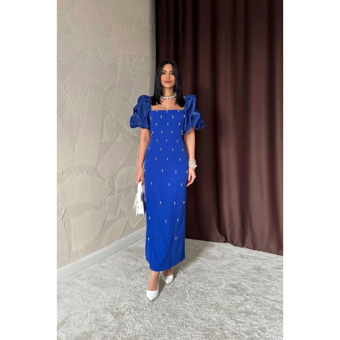 Saks İşlemeli Kolu Garnili Elbise