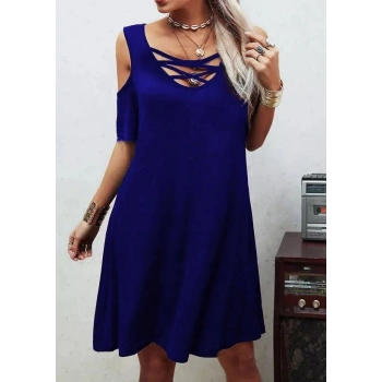 Dekolteli Bağcık Detay Viskon Kumaş Elbise