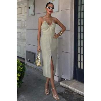 Göğsü Aksesuarlı Önü Yırtmaçlı Elbise 2899