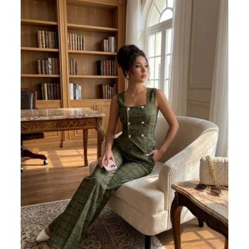 Kadın Düğmeli Bürümcük Kumaş Takım