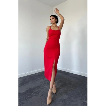 Kırmızı Sırt Dekolteli Elbise