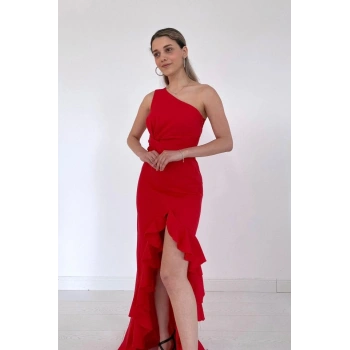 Kırmızı Yırtmaçlı Volanlı Elbise