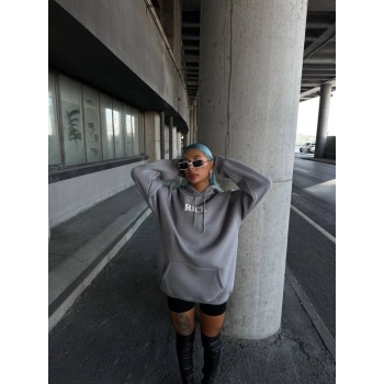Uzun Kol Kapşonlu Göğüs Baskılı SweatShirt - Gri