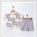 6/18 Ay Geometrik Baskılı Oversize Bebek Takımı