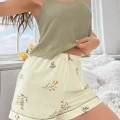 Kadın Ekru Çiçek Baskılı Şortlu Gecelik Pijama Takımı Rahat Şık 2’li Set