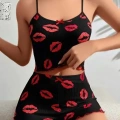 Kadın Siyah Dudak Desenli Şortlu Pijama Takımı Rahat Şık 2’li Set