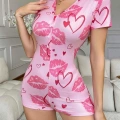 Pembe Kalp Ve Öpücük Desenli Düğmeli Tulum Pijama