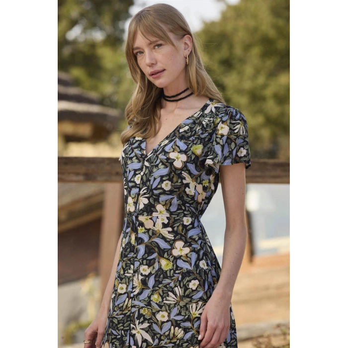 %100 Viskon Desenli Önden Düğmeli Elbise