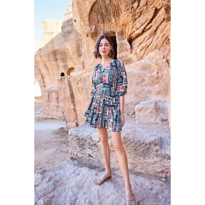 Etnik Desenli Truvakar Kollu V Yaka Elbise