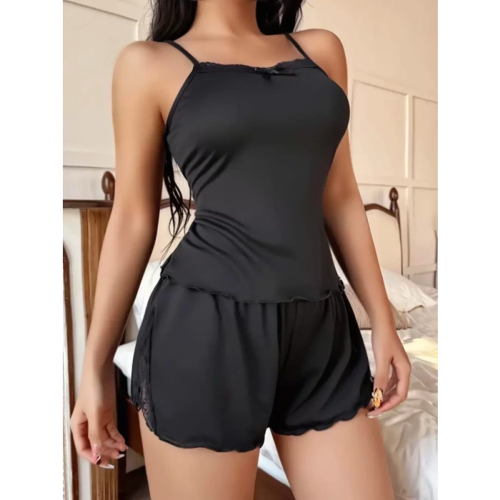 Kadın Siyah Yırtmaç Detaylı Şortlu Pijama Takımı Rahat Şık 2’li Set