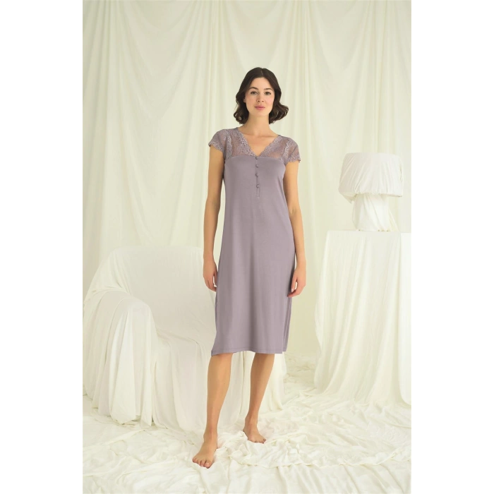 Kolu Omzu Ve Yakası Dantelli Önü Düğmeli Gecelik