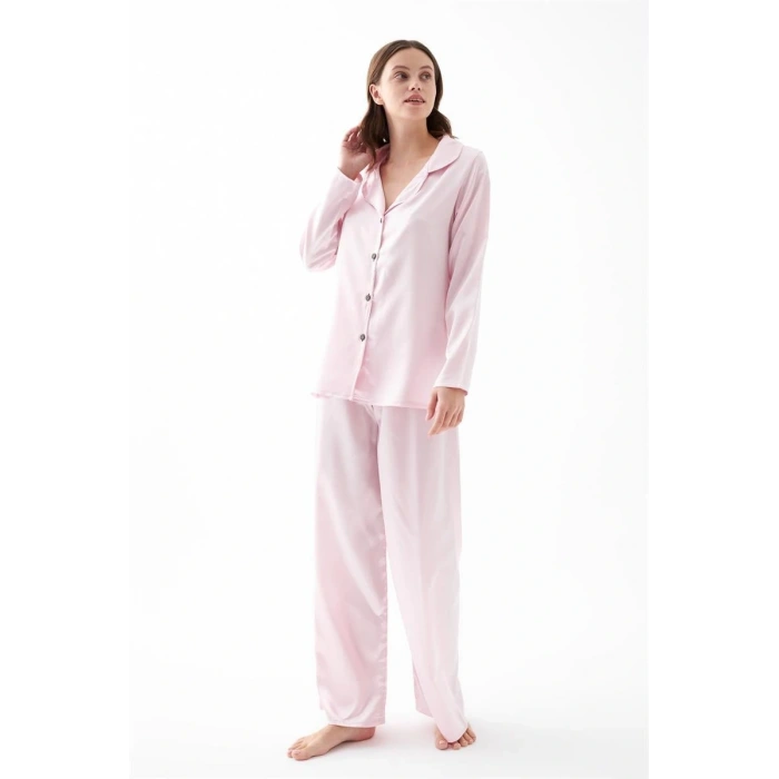 Moda Kadın Pembe Oversize Saten Pijama Takımı – Rahat Kesim Şık Ev Giyim Seti