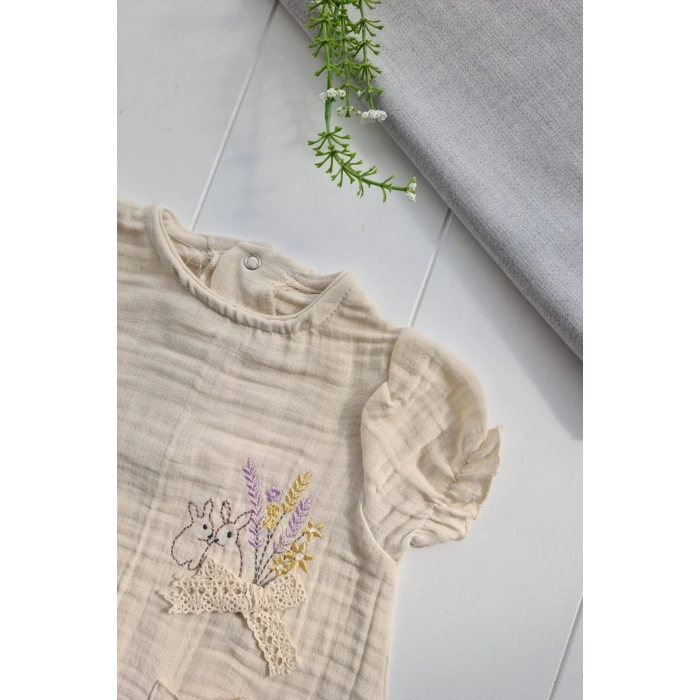 Müslin Kumaş Çiçek Nakışlı Pamuklu Kız Bebek Tulum