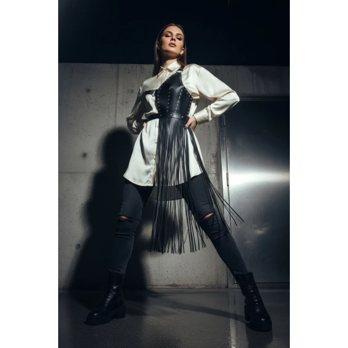 Siyah Etek Deri Zımbalı Asimetrik Püsküllü - Brf1014