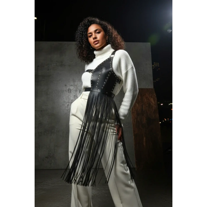 Siyah Etek Deri Zımbalı Asimetrik Püsküllü - Brf1014