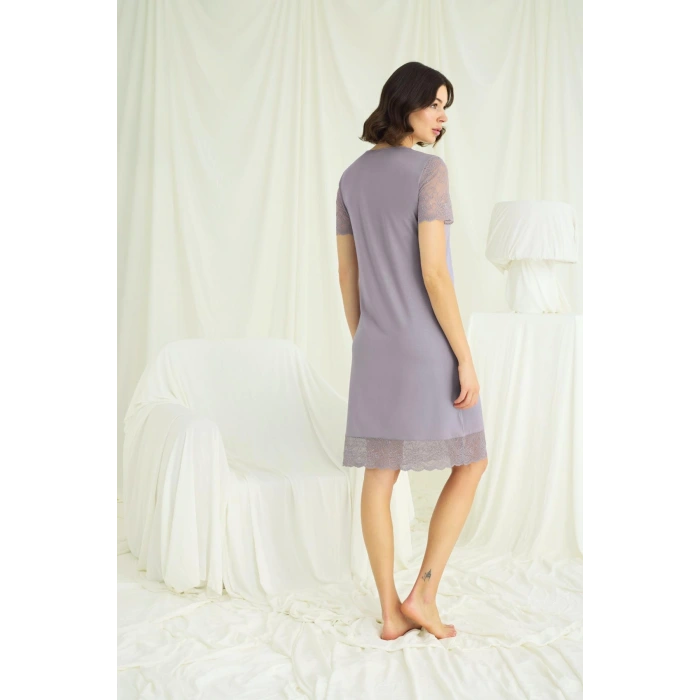 Yakası Kolu Ve Omzu Ve Eteği Dantelli Önü Düğmeli Gecelik