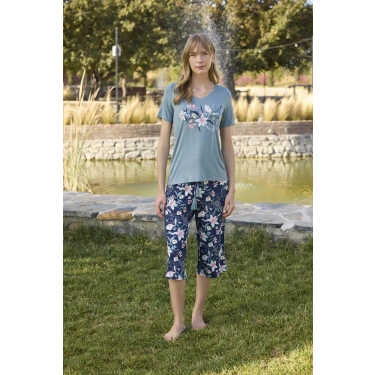 Çiçek Ve Yaprak Desenli Ve Baskılı Kapri Takımı