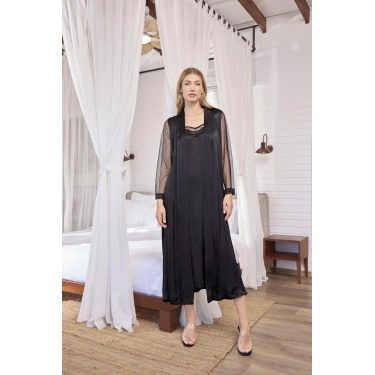 Dantelli Tüllü Ve Dekolteli Saten Sabahlık Takımı