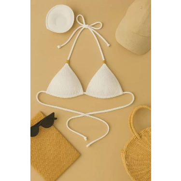 Kadın Beyaz Pedli Üçgen Bikini Üstü Halter Bağlamalı Aksesuarlı