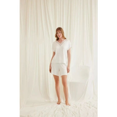 Kısa Kollu Dantelli V Yaka Şort Takımı