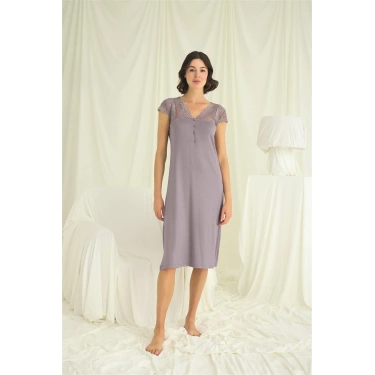 Kolu Omzu Ve Yakası Dantelli Önü Düğmeli Gecelik