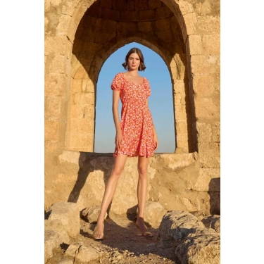 Viskon Çiçek Desenli Kısa Kollu Elbise