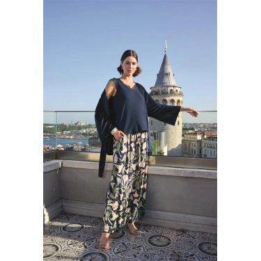 Yaprak Desenli Ve Dantelli 3lü Pijama Takımı