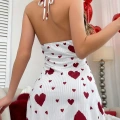 Beyaz Mini Gecelik – Askılı, Kırmızı Kalpli, Diz Üstü Kadın İç Giyim