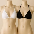 Kadın Siyah Ve Beyaz Minimal Kesim Üçgen Bikini Üstü