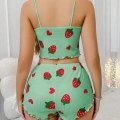 Pamuklu Yeşil Üstüne Çilek Desen Fitilli Askılı Şortlu Pijama Takımı