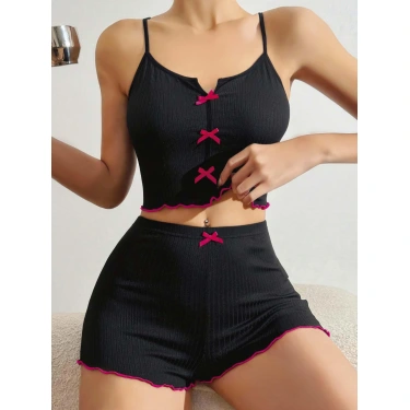 Pamuklu Siyah Üstüne Pembe Kurdelalı Fitilli Askılı Şortlu Pijama Takımı