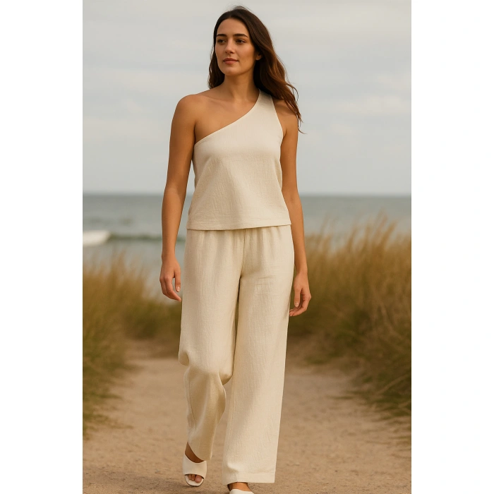 Kadın Beyaz Tek Omuzlu Şık Bluz & Geniş Paça Pantolon İkili Takım