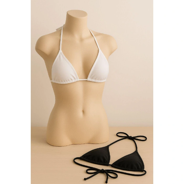 Kadın Siyah Ve Beyaz Minimal Kesim Üçgen Bikini Üstü